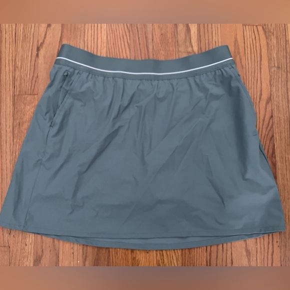 Soybu Dresses & Skirts - NWT Green Resort Skort
